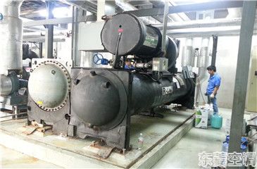 開利離心機(jī)喘振維修